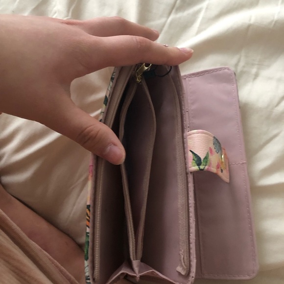 Pink butterfly wallet - Picture 7 of 9